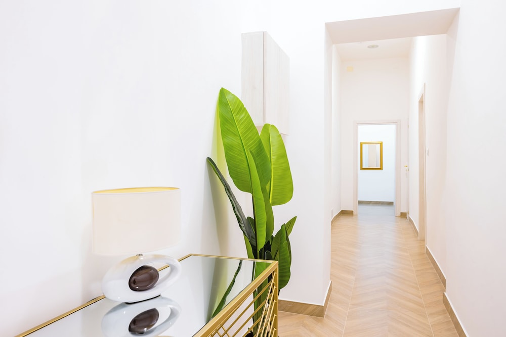 Essentia Home