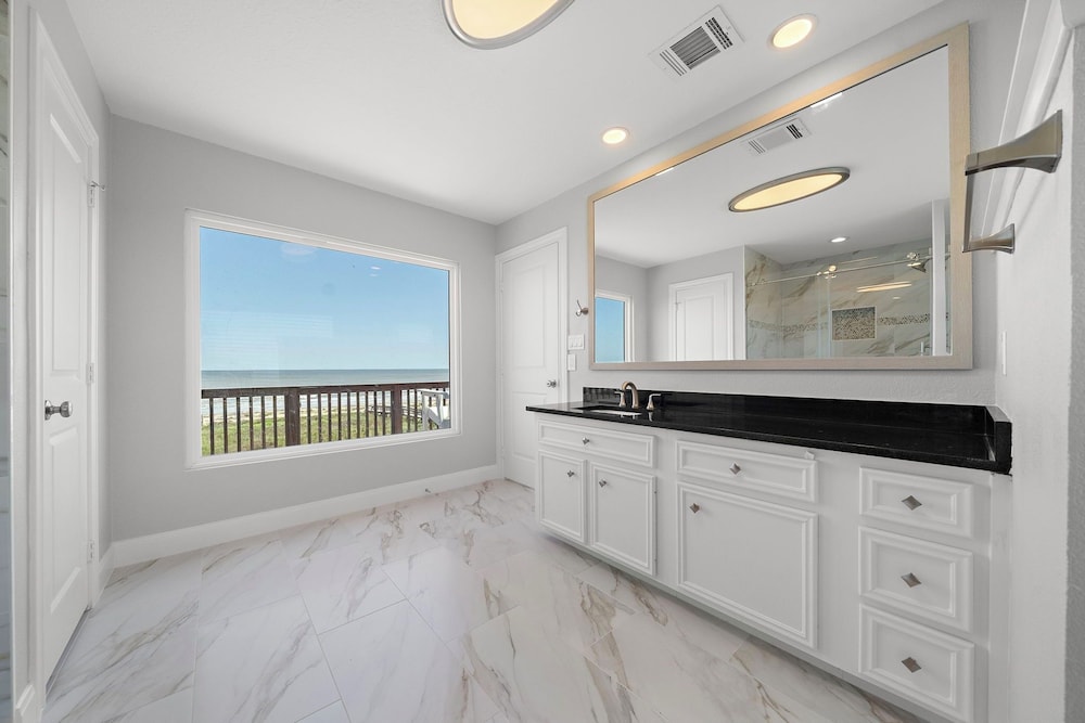 Sandcastle by Ryson Vacation Rentals