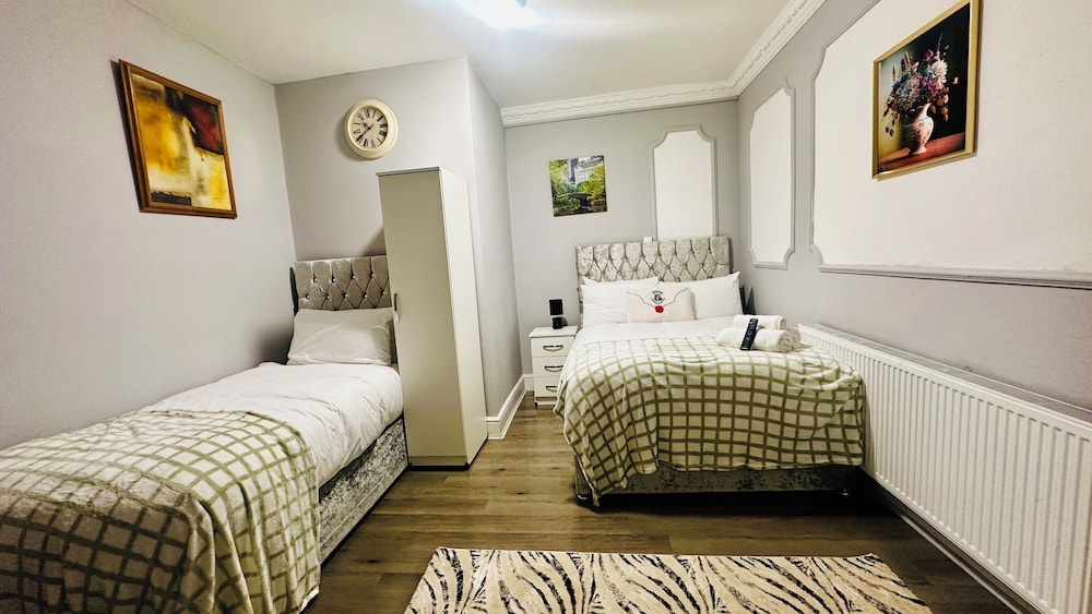Heathrow roomzzzz B&B