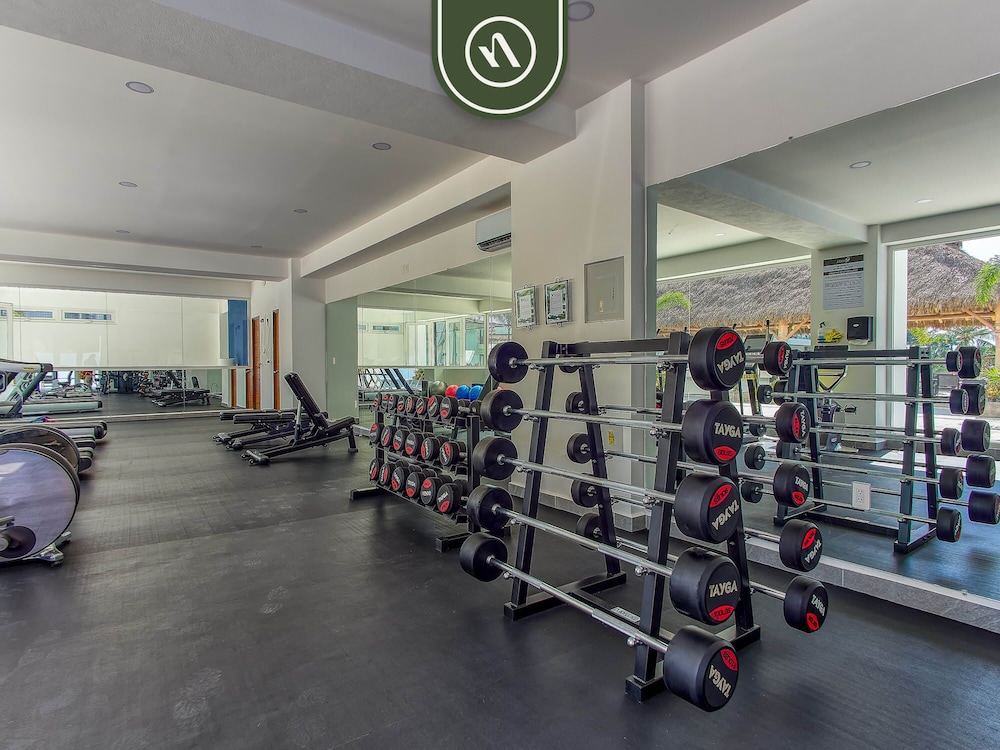 New 2 BR Condo One Street From Beach - Pool - Gym