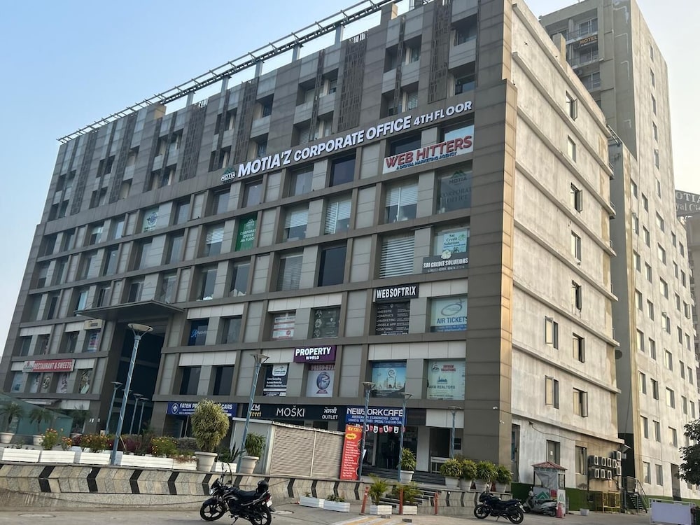 Spacious 1bhk for 6 Guests King & Sofa Beds Zirakpur,chandigarh,mohali,tricity