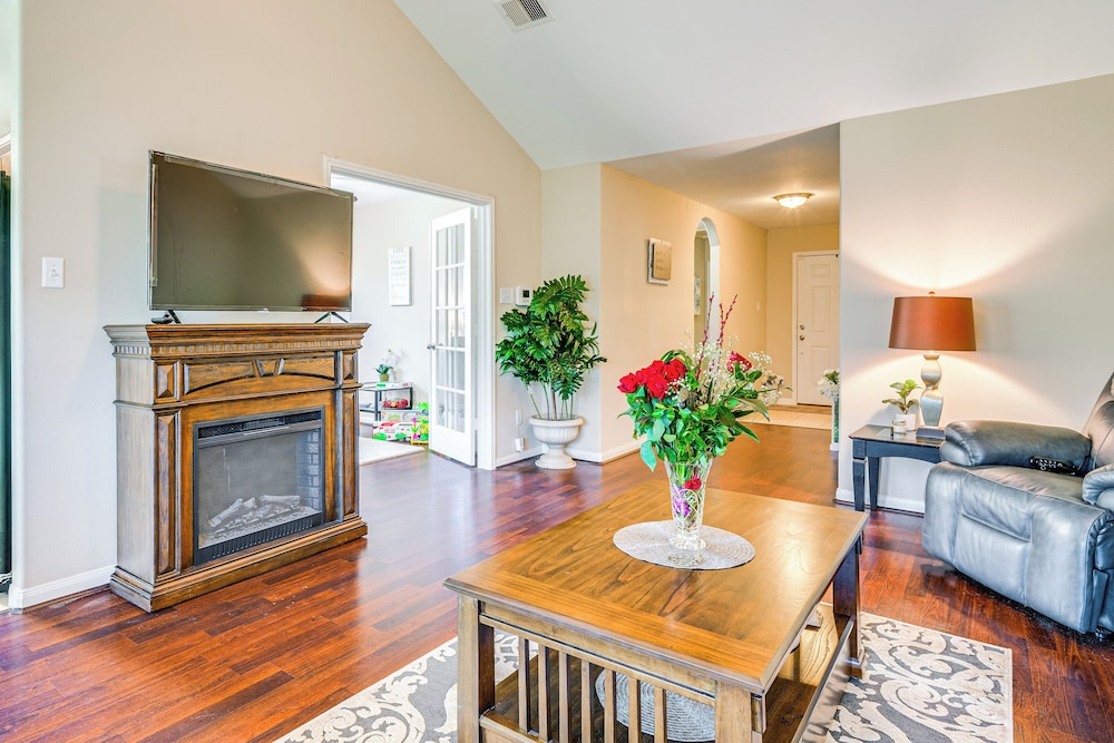 Suburban Home in Magnolia w/ Fenced Yard