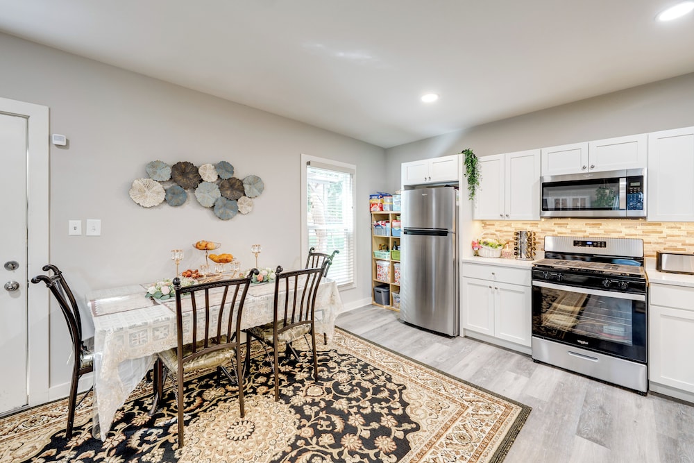 1 Mi to Dtwn Elgin: Dutch Colonial w/ Lovely Patio