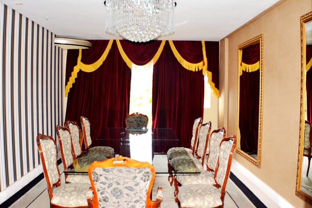 meeting & event spaces