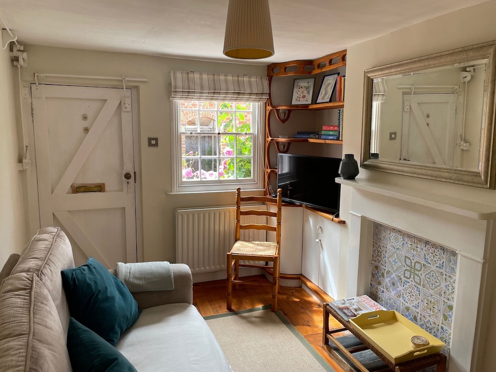 Historic 1Bd Cottage In Heart Of Farnham