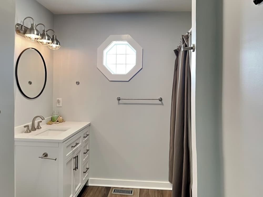 Salty Seahorse by Topsail Realty