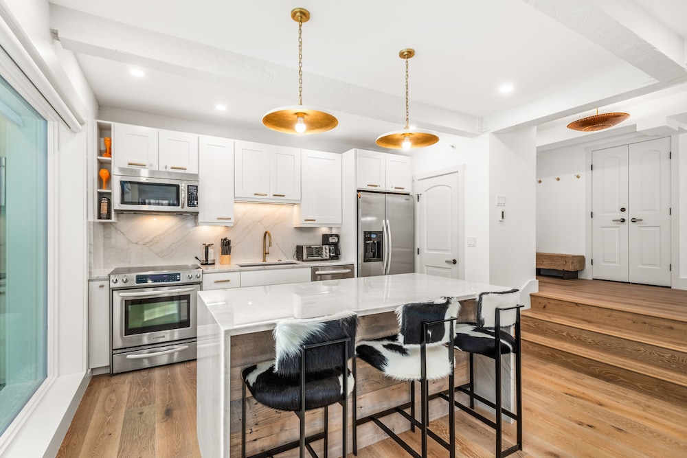 Chateau Eau Claire & Roaring Fork by Frias Properties