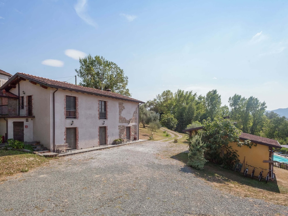 Farmhouse in Aulla With Private Pool view 3