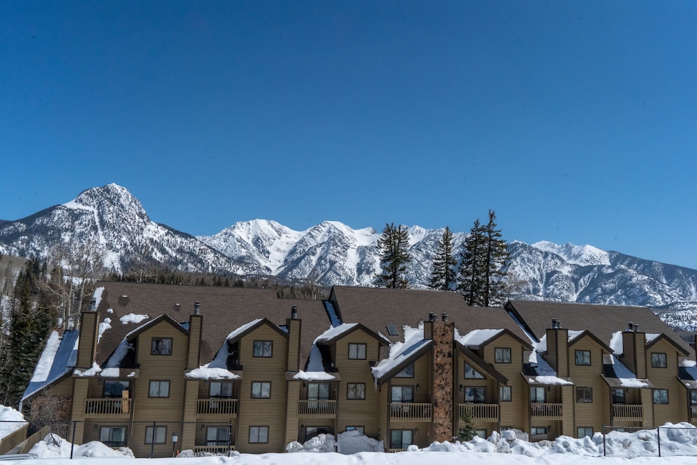 Cascade Village Two Bedroom Wintergreen Condo by RedAwning view 4