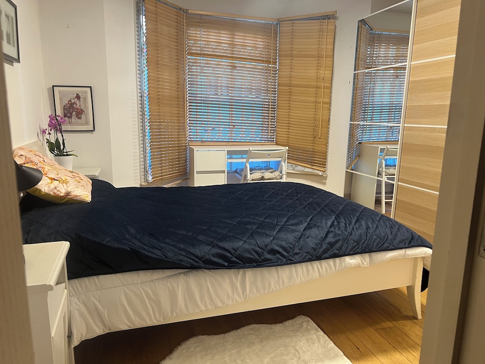 Charming 2bedroom flat in Shepherds Bush