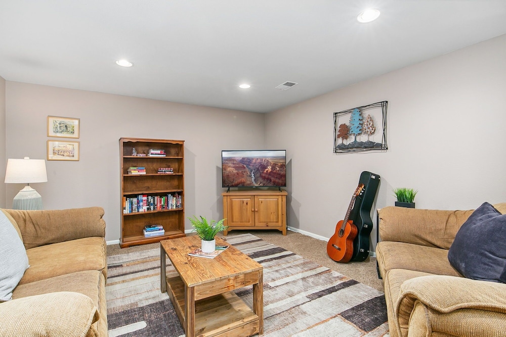 The Rustic Retreat - Pet Friendly w/ Fenced Yard
