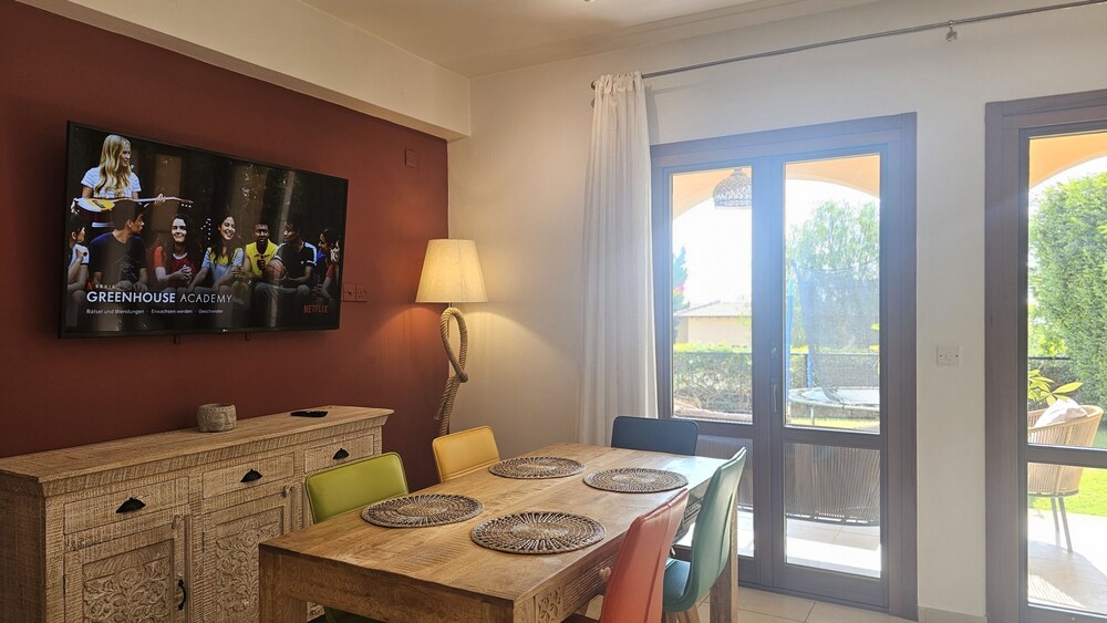 62 APH - Stay Aphrodite Hills Apartment