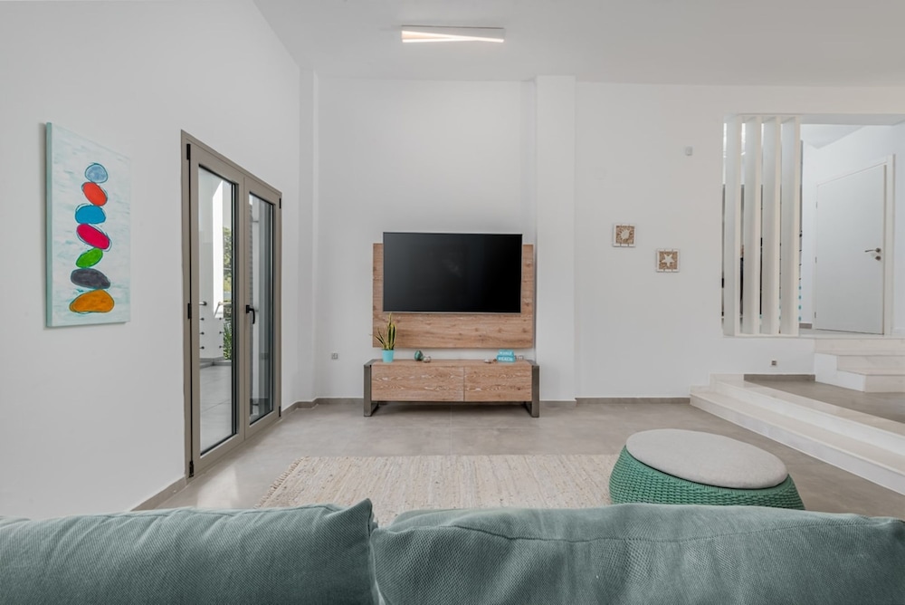White House Villa Pefkochori