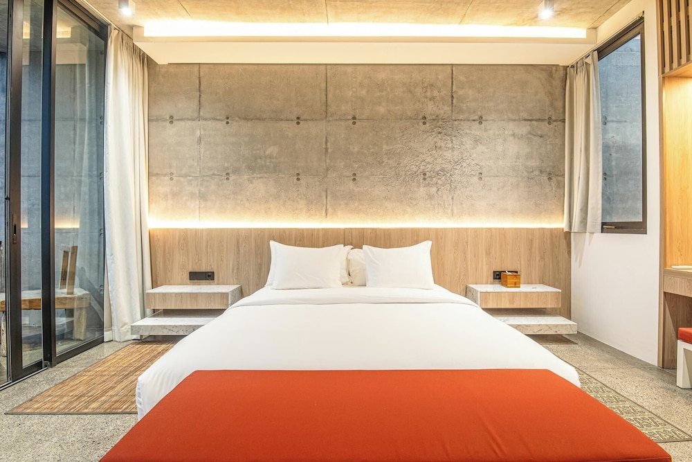 Modern 2BR Villa Enclosed Living Heart of Canggu