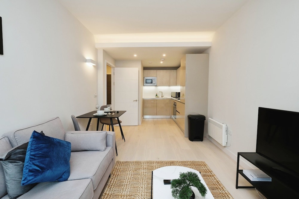 Seven Stays - Blu Bracknell 1 Bed Apt view 5