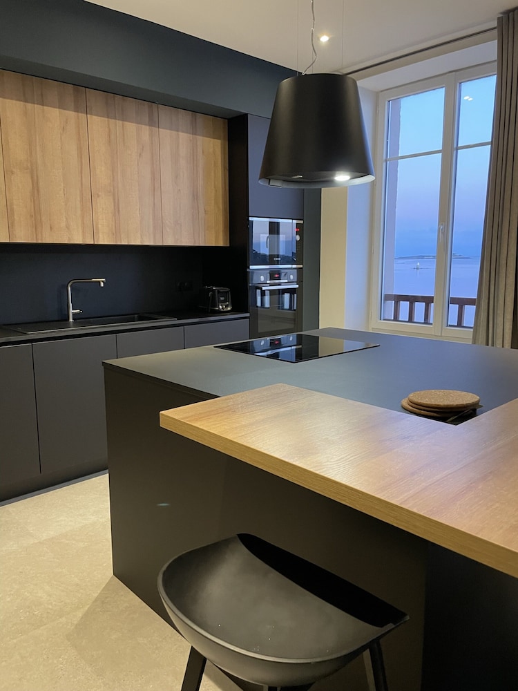 Luxury Apartment With Magnificent sea View
