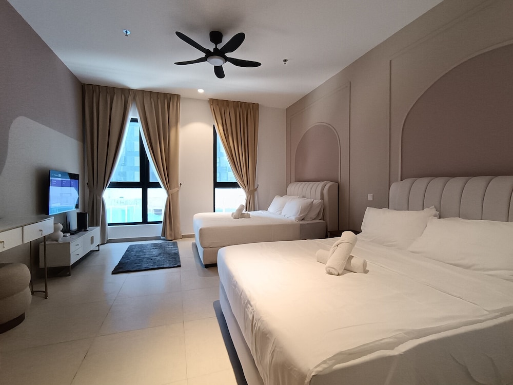 The Paxtonz by Manhattan Group