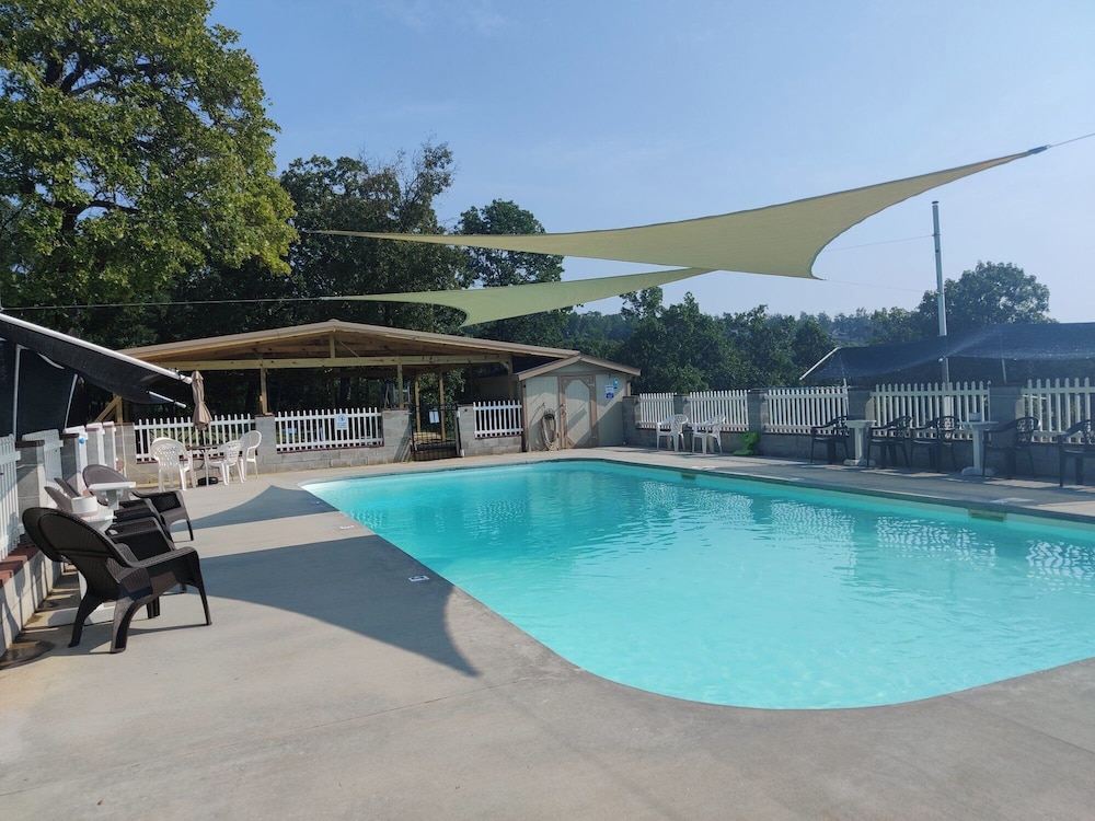 Kellers Kove Cabin and RV Resort