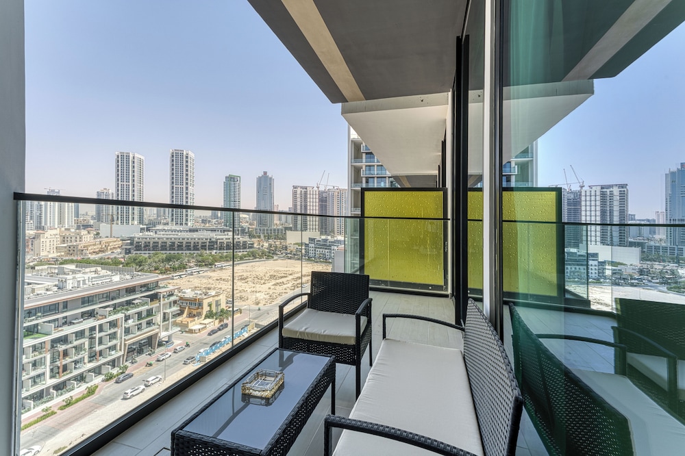 PVH - Vibrant 1BR in Binghatti Amber