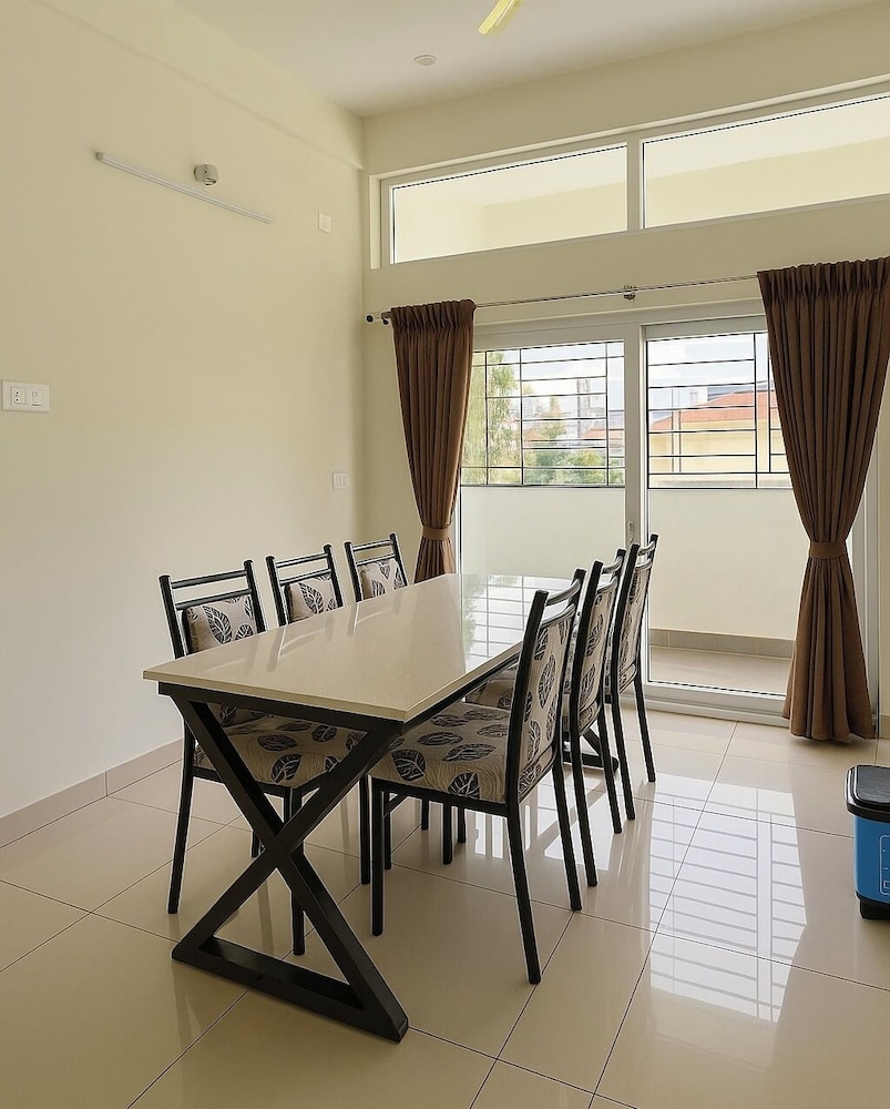 Savi Service Apartments