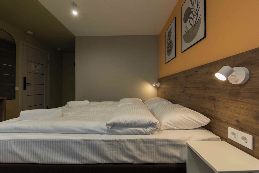 Urban Rooms