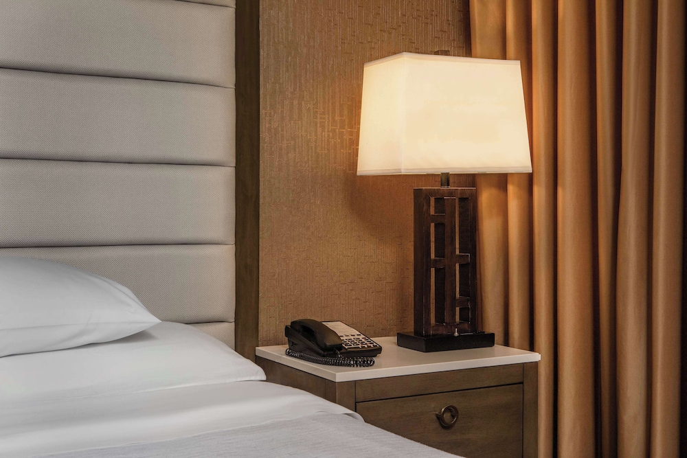 Boston Vacations - Embassy Suites by Hilton Boston Waltham - Property Image 52