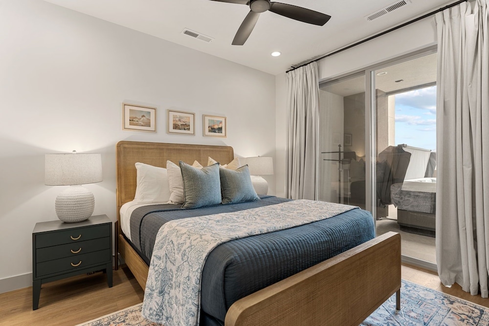 Adventure Central At Desert Color 6 Bedroom Townhouse