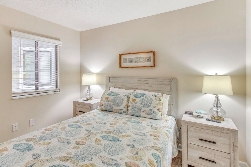 Calabash Condo: Close to Coast & Fishing