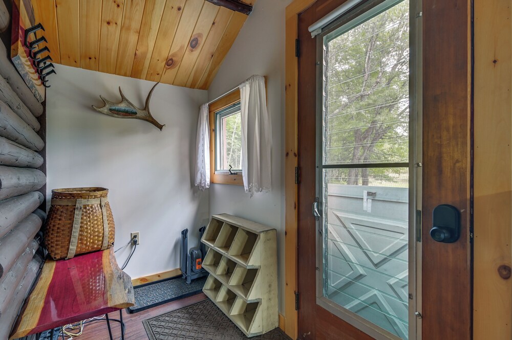 Deck + Fire Pit: Nature Lover's Retreat in Maine!
