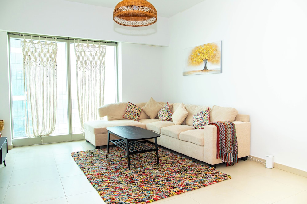 Bloomfields Cozy 1BR in Gate Tower