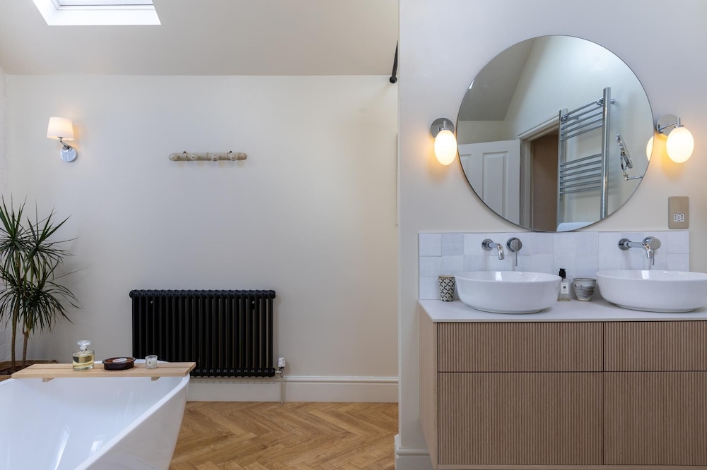 Seaview House - 5 Bedroom - Southgate