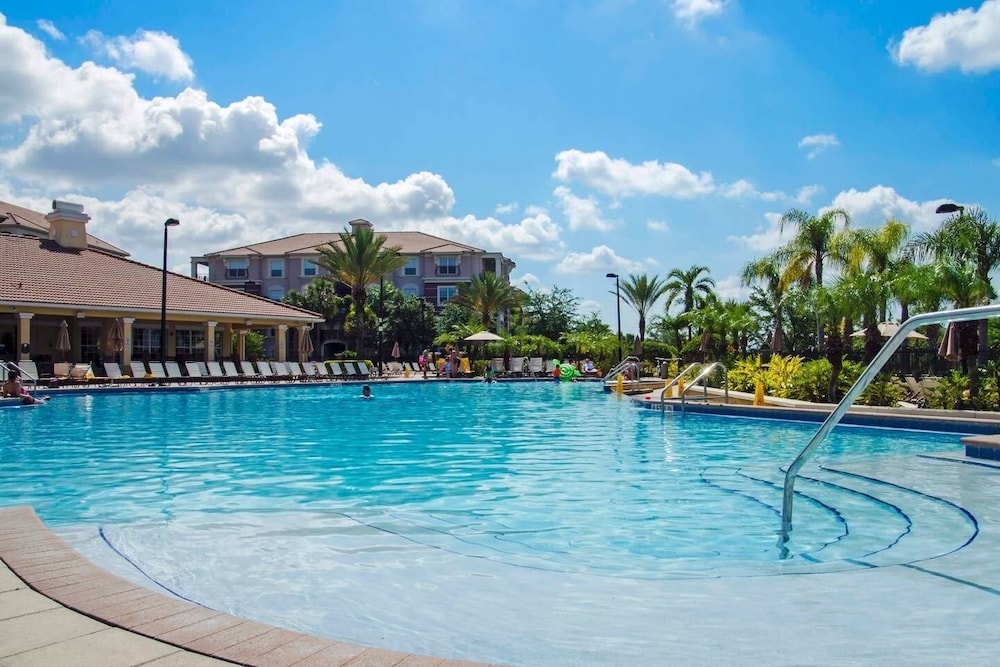 Spacious 3bd/2ba Home With Balcony - Close to Universal and Convention Center! 3vc305