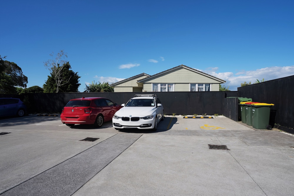 Yates Park Motel