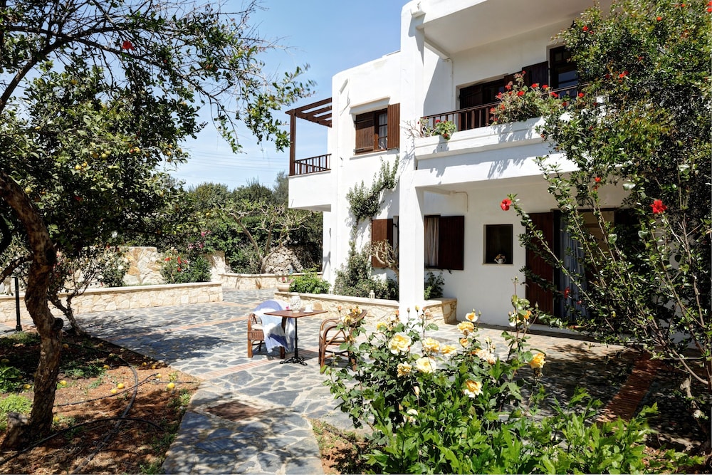 Alianthos Suites