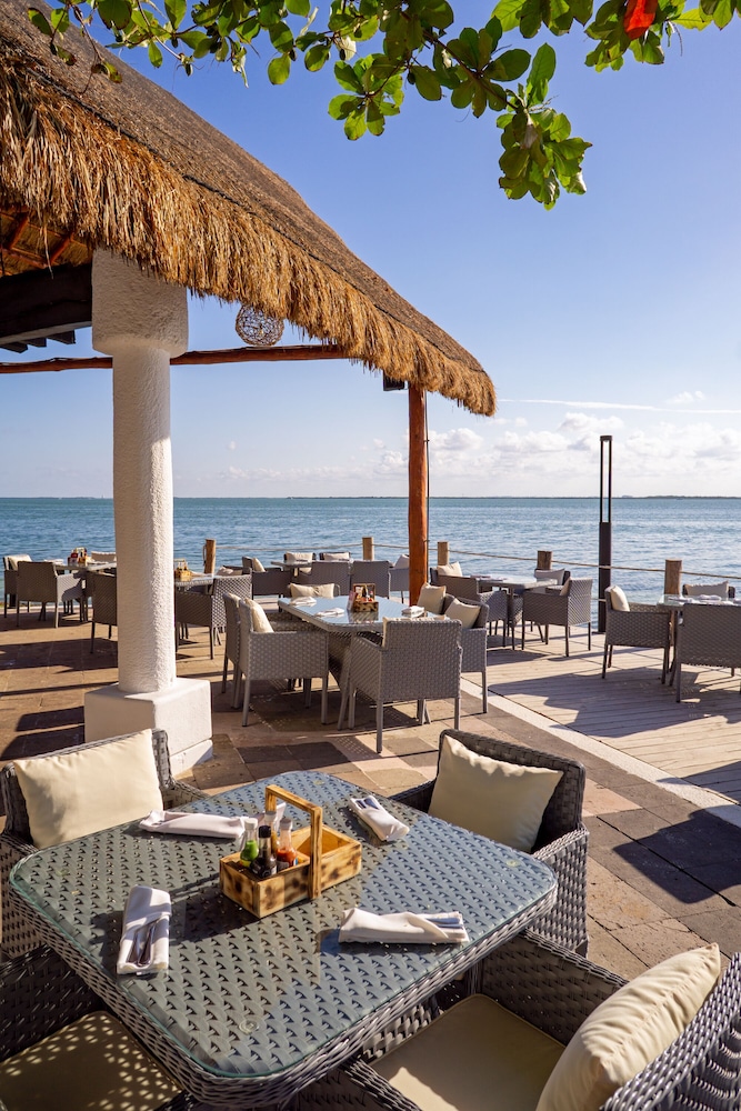 Sunset Marina Resort & Yacht Club
