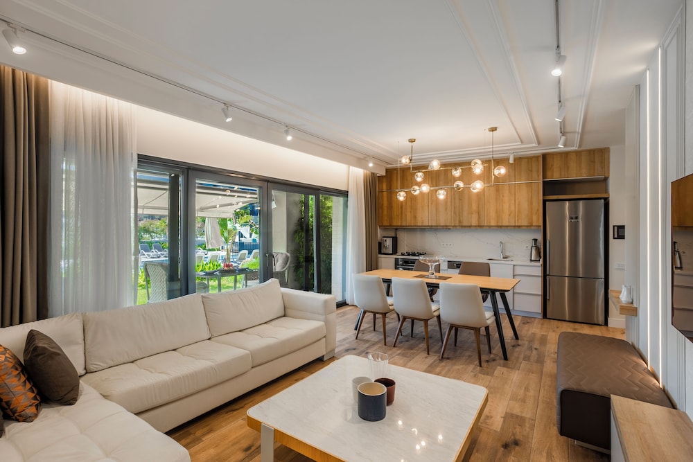 Luxury Garden Suites