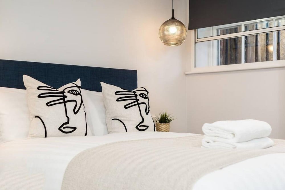 Host Apartments Seel St Townhouse Apt I