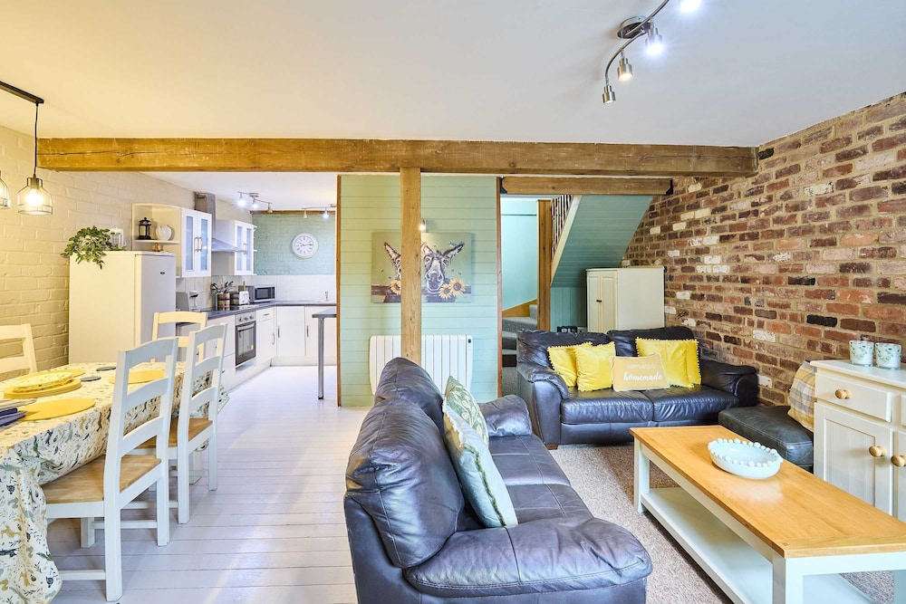Host Stay West Barn