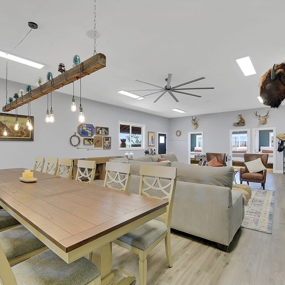 8BD Grand Canyon Ranch - Sleeps 22