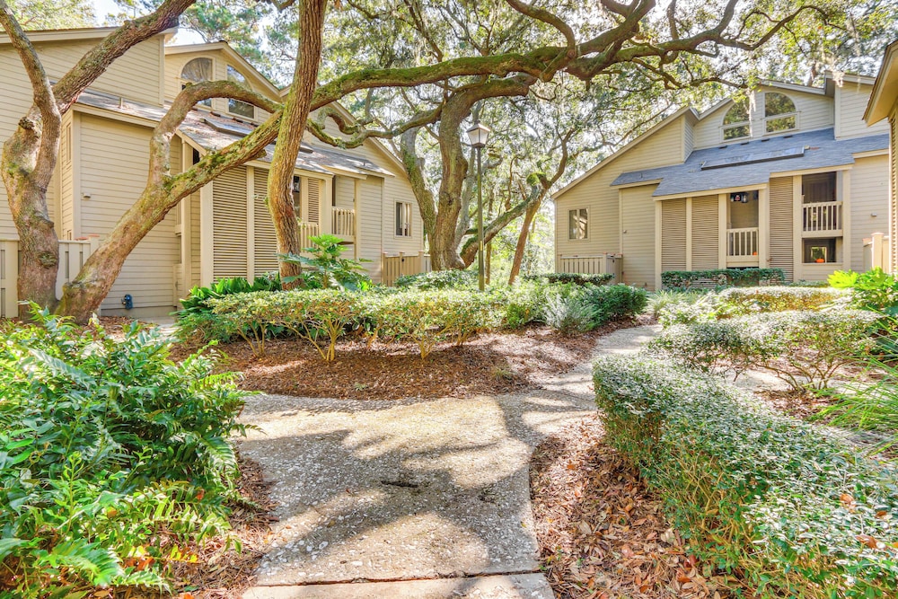 Resort Perks Beach Access: Condo in Hilton Head