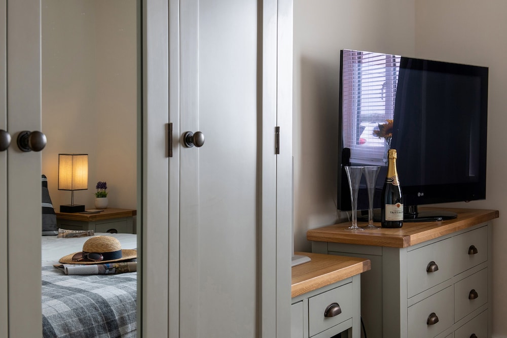 Apartment 3