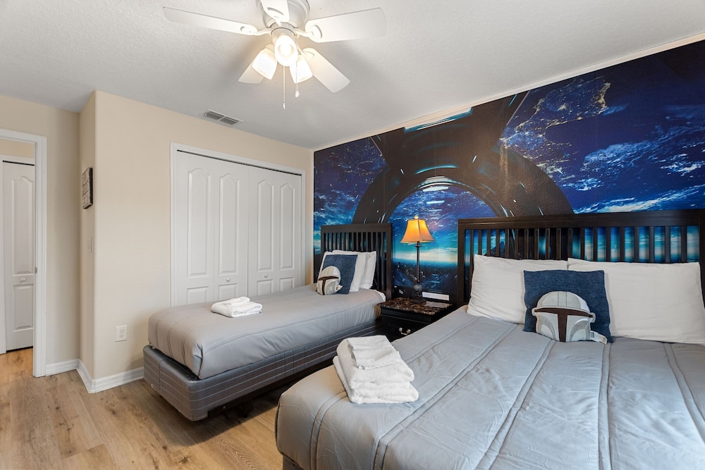Sunny Paradise Retreat At Paradise Palms By Shine Villas 4 Bedroom Townhouse