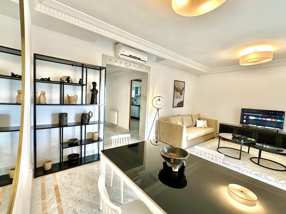 E4 Spacious and Cozy 2 bds in La Marsa view 2