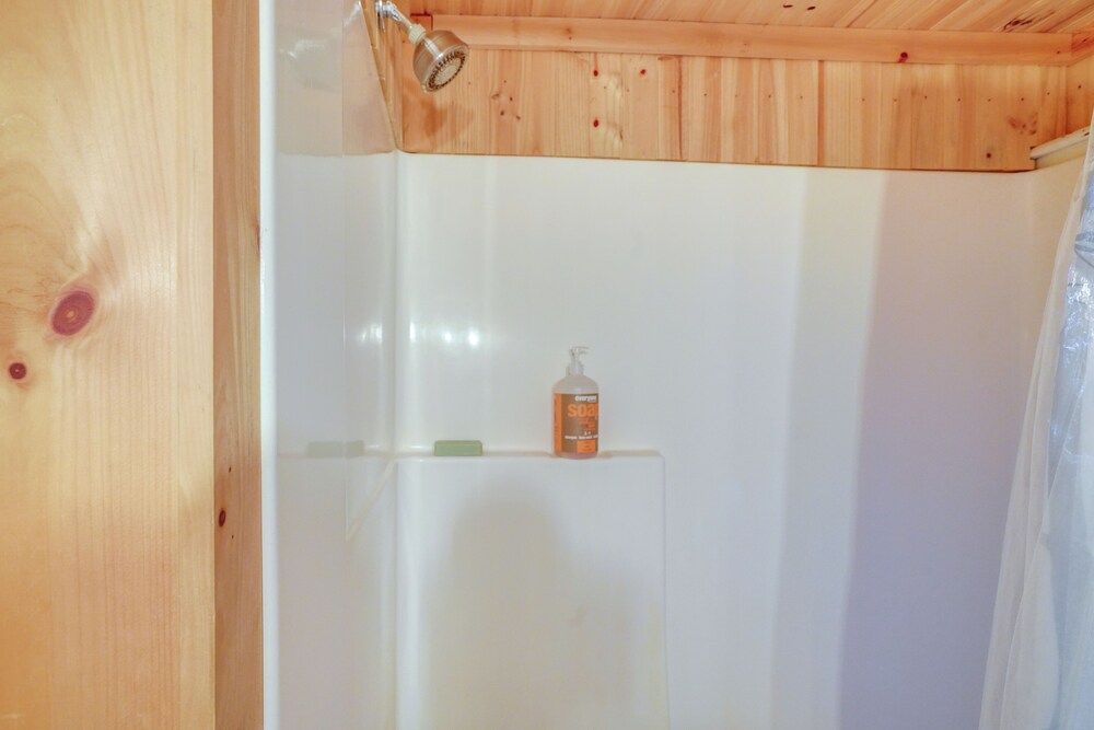 Treehouse Chalet Near Mt. Snow w/ On-site Trails!