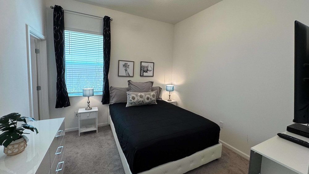 Family Friendly 12bd w Jacuzzi Veranda Palms 4401