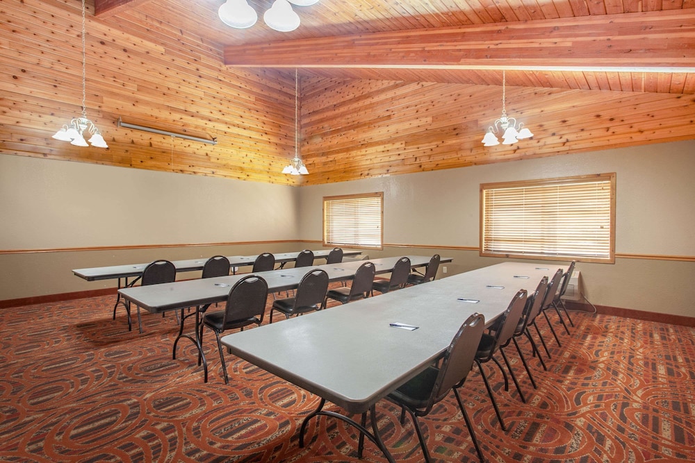 AmericInn by Wyndham Cloquet