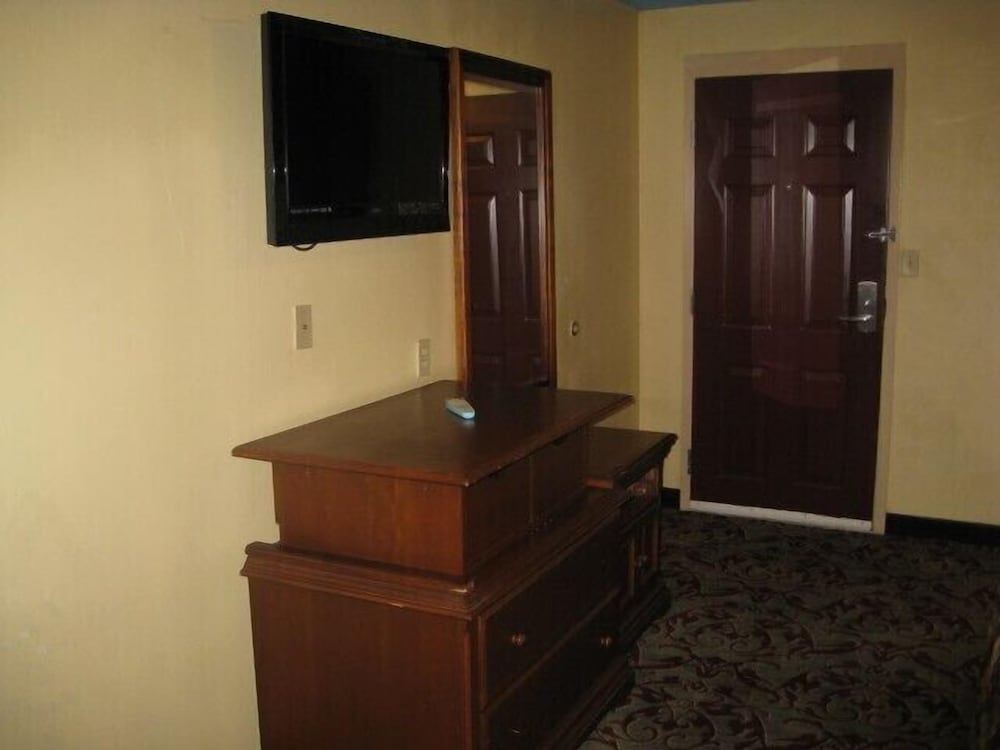 Economy Inn