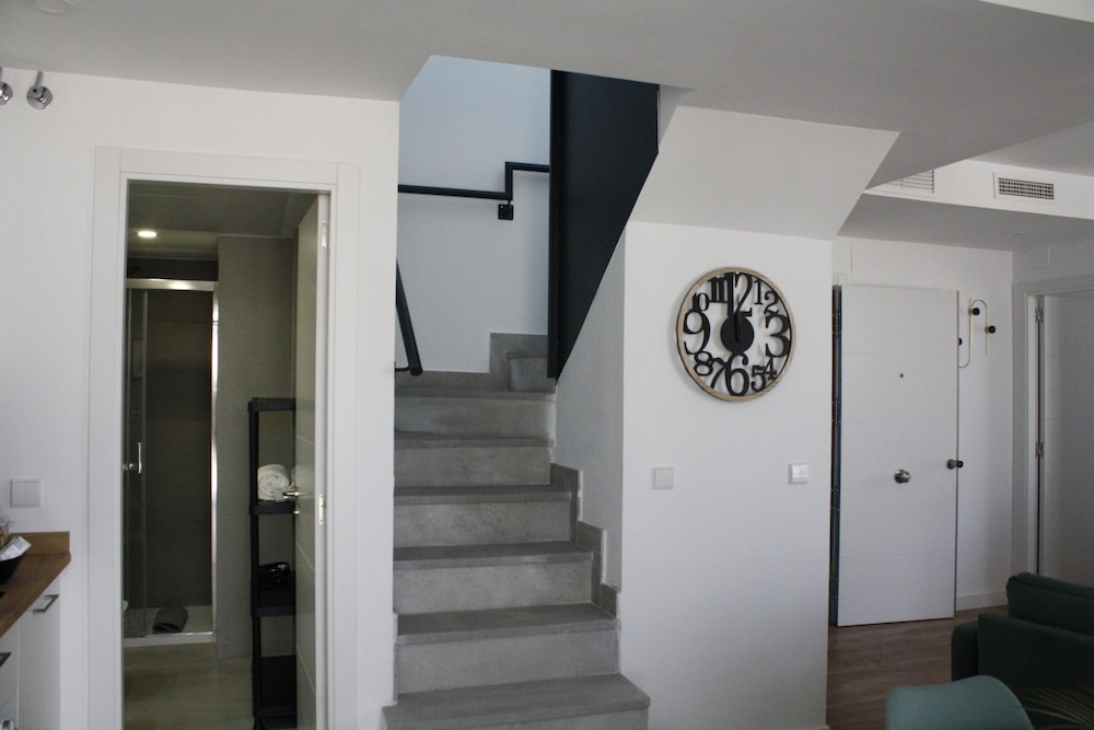 APARTAHOTEL MADRID URBAN SUITES - EDIFICIO EXCLUSIVO - 7 Apartments Boutique Full Equiped