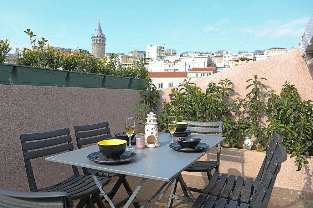 Karakoy VAV Suites