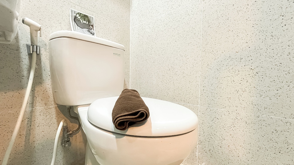 Cozy Stay Studio Apartment At M-Town Residence